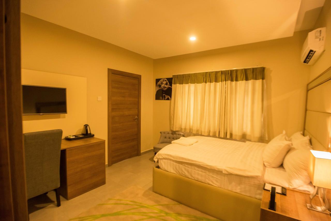 Iris Hotel Wuse 2 Abuja Buitenkant foto