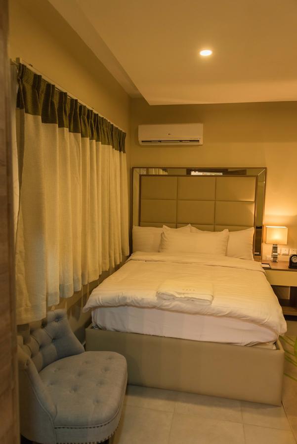 Iris Hotel Wuse 2 Abuja Buitenkant foto