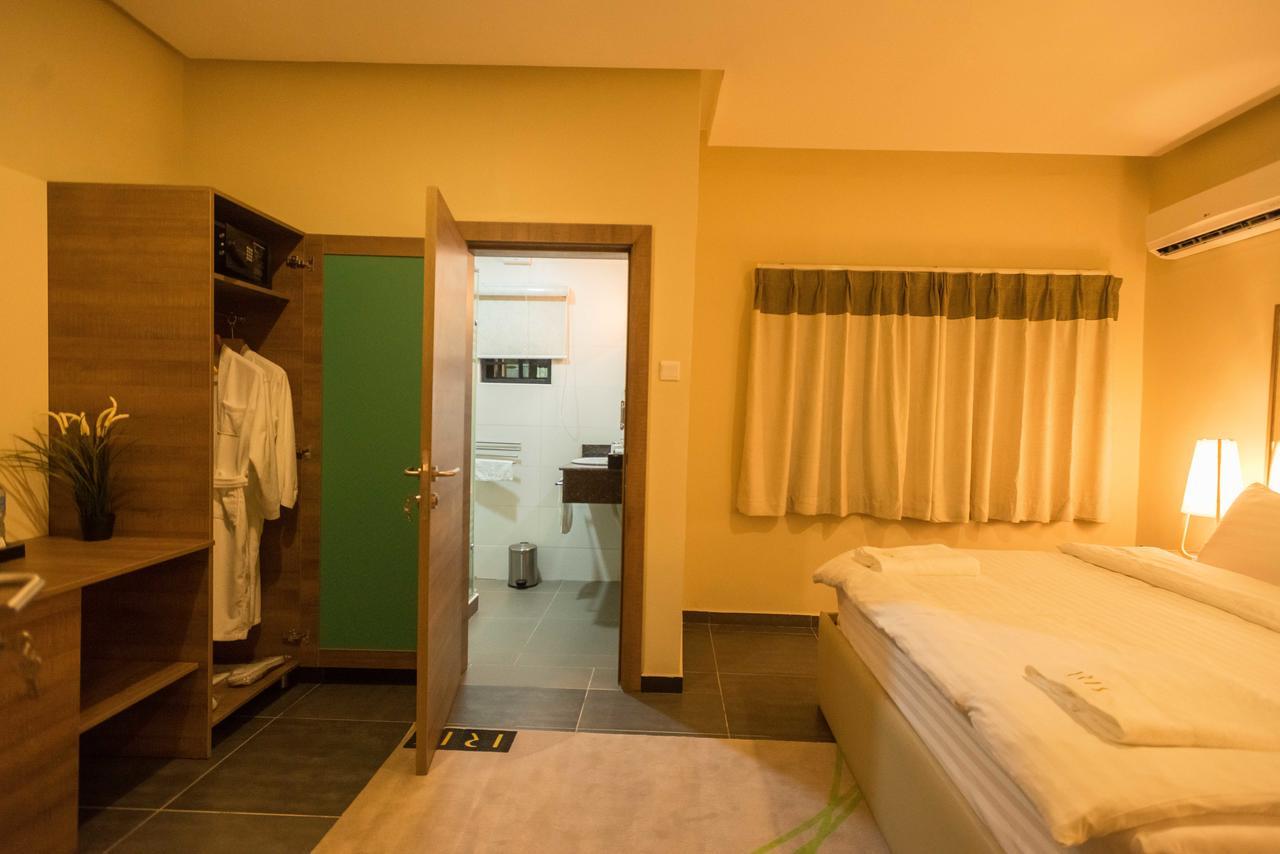 Iris Hotel Wuse 2 Abuja Buitenkant foto