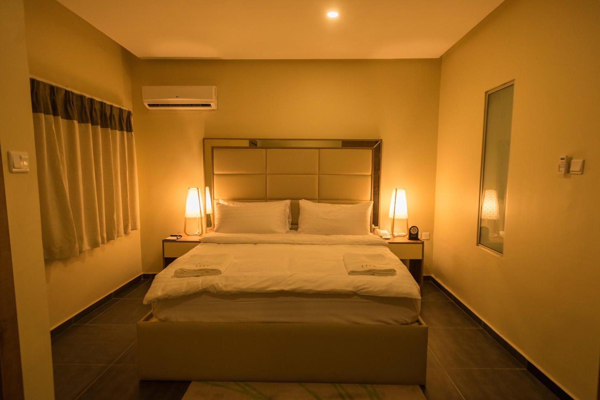 Iris Hotel Wuse 2 Abuja Buitenkant foto